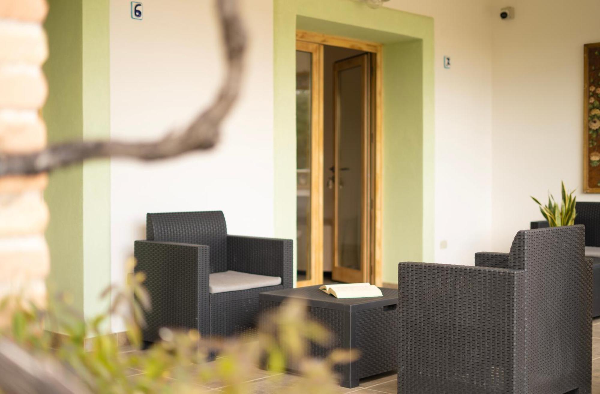 Hotel Essenza Di Mirto La Caletta Zimmer foto